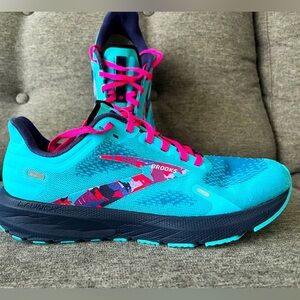 Women’s Brooks (Dicks Sporting Goods Exclusive) Launch 9 -EUC